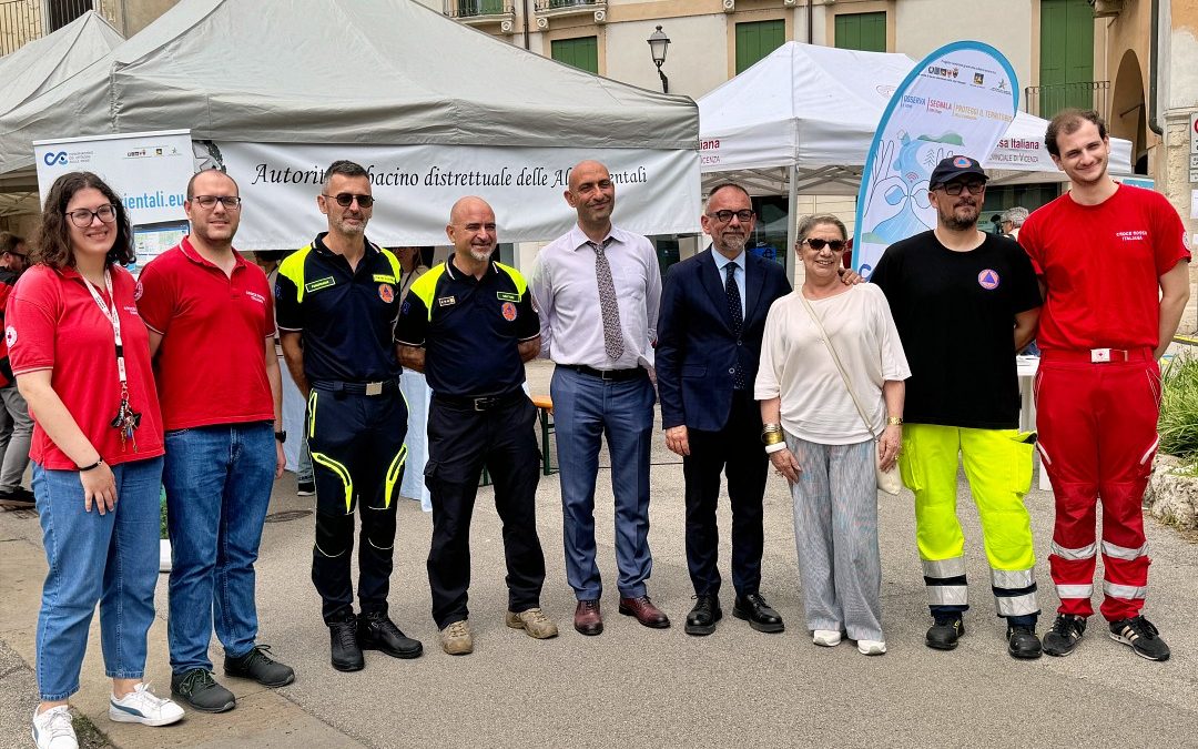 Assessore E Volontari Croce Rossa Italiana Vicenza